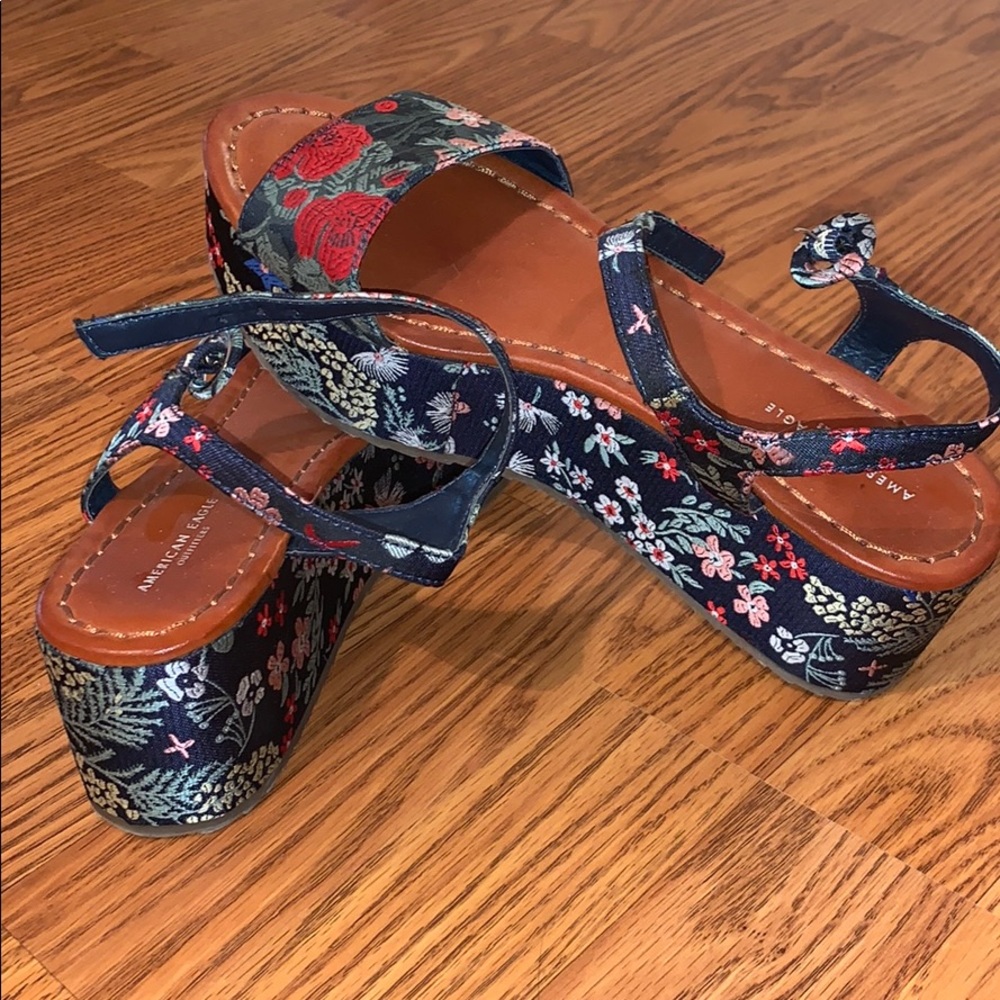 American Eagle platform sandals